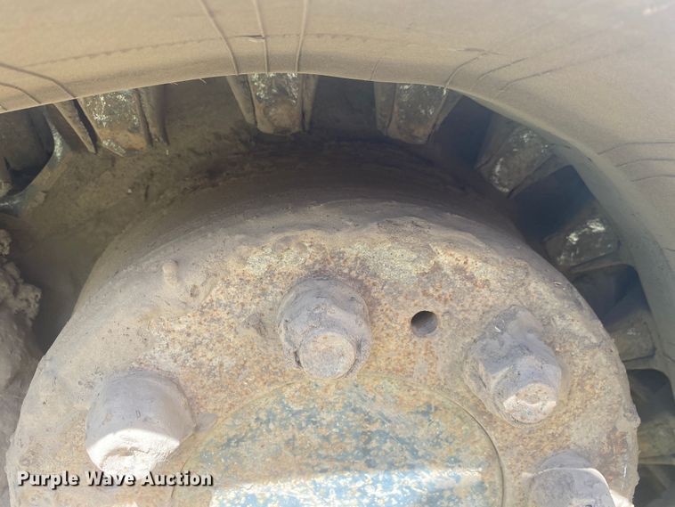 image for item DM4223 2015 Bobcat T870  tracked skid steer loader