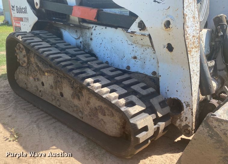 image for item DM4223 2015 Bobcat T870  tracked skid steer loader