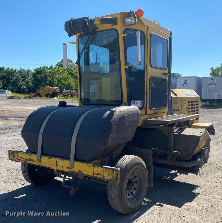 image for item DM4230 2014 Superior Broom DT80K  broom