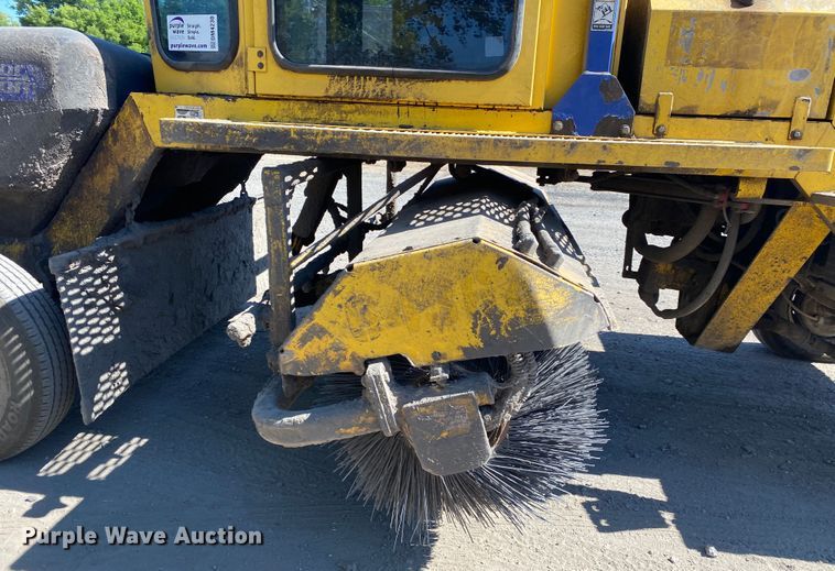 image for item DM4230 2014 Superior Broom DT80K  broom