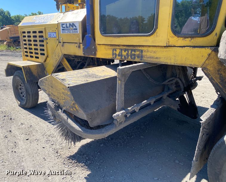 image for item DM4230 2014 Superior Broom DT80K  broom