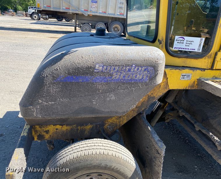 image for item DM4230 2014 Superior Broom DT80K  broom