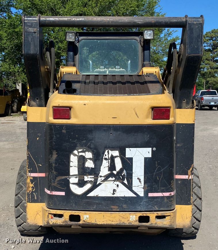 image for item DM4231 2006 Caterpillar 252B  skid steer loader