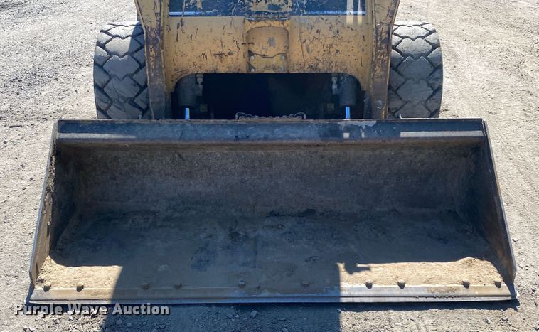 image for item DM4231 2006 Caterpillar 252B  skid steer loader