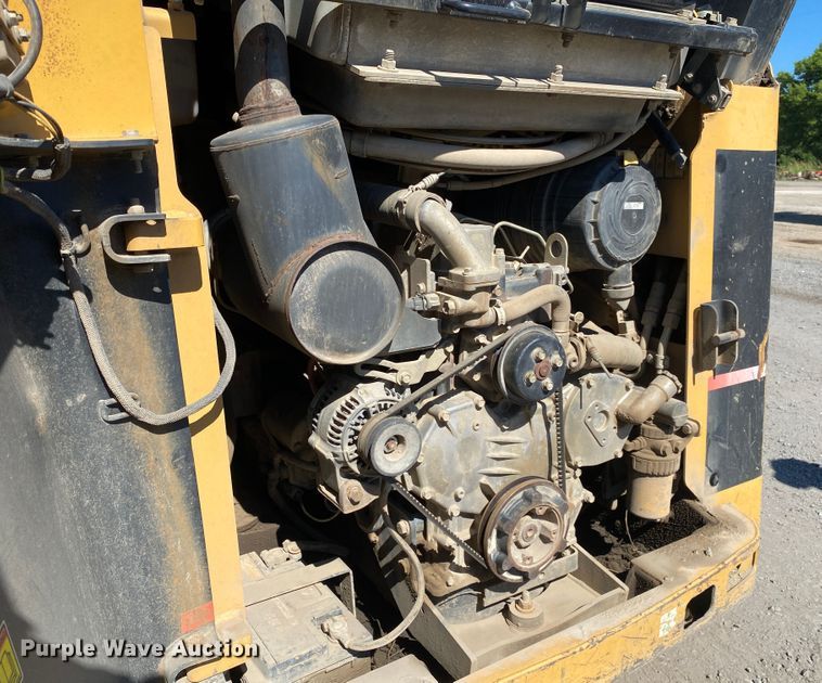 image for item DM4231 2006 Caterpillar 252B  skid steer loader