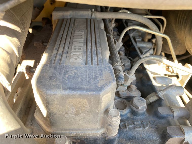 image for item DM4231 2006 Caterpillar 252B  skid steer loader