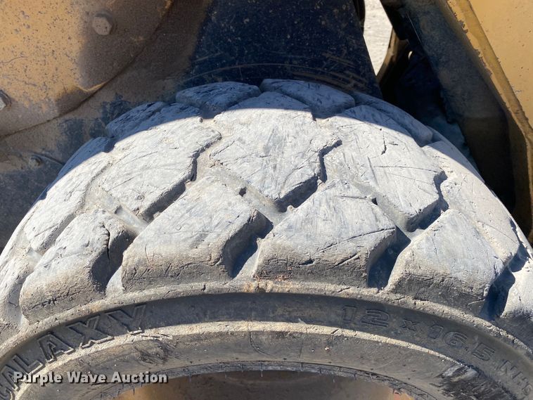 image for item DM4231 2006 Caterpillar 252B  skid steer loader