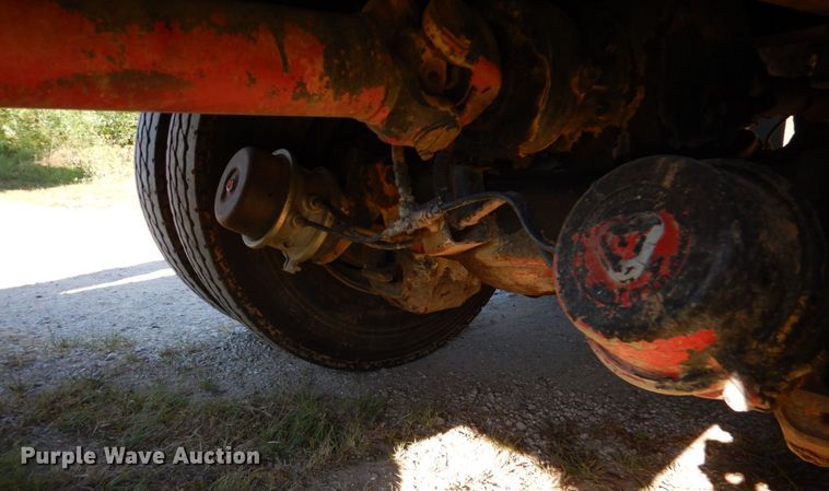 image for item DM4234 1985 Mack R686ST  dump truck