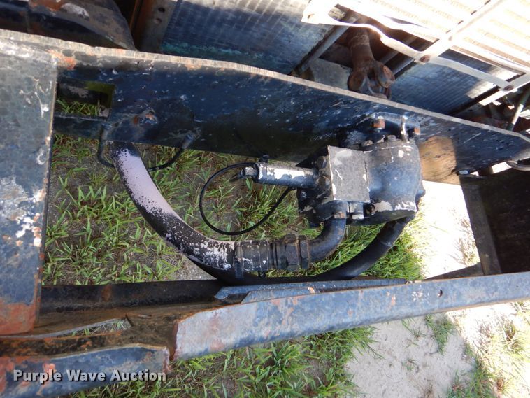 image for item DM4234 1985 Mack R686ST  dump truck