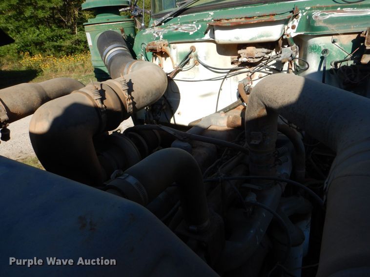 image for item DM4234 1985 Mack R686ST  dump truck