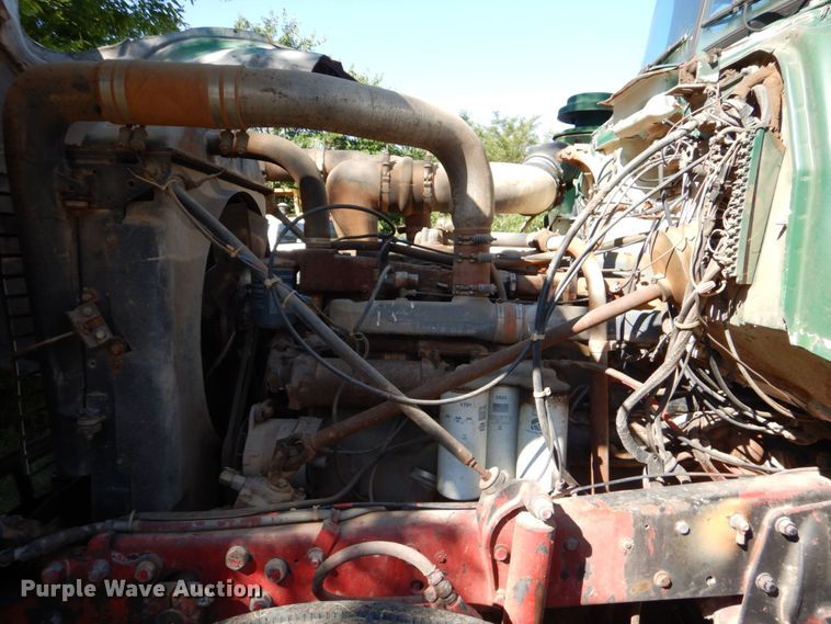 image for item DM4234 1985 Mack R686ST  dump truck