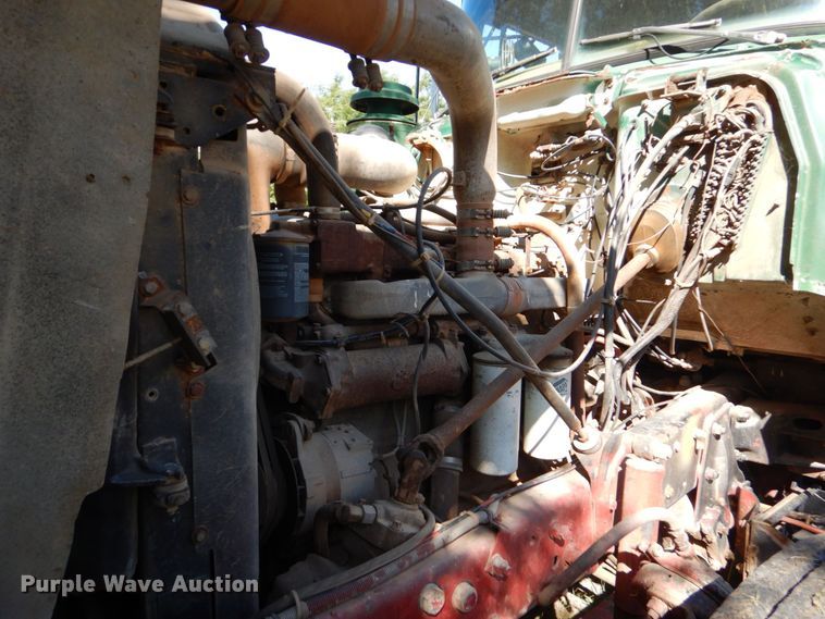 image for item DM4234 1985 Mack R686ST  dump truck