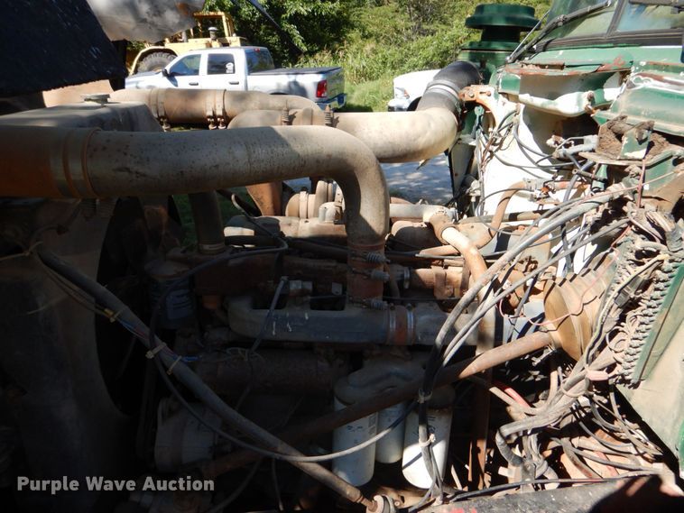 image for item DM4234 1985 Mack R686ST  dump truck