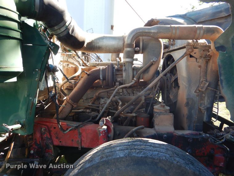 image for item DM4234 1985 Mack R686ST  dump truck