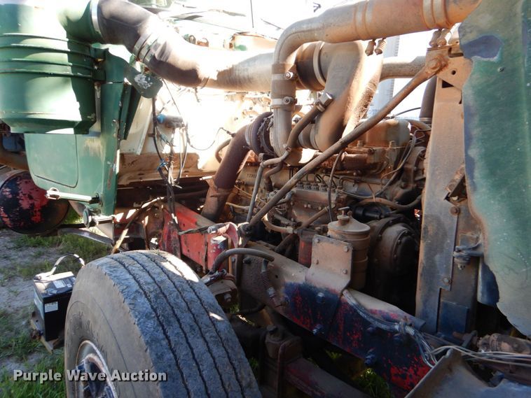 image for item DM4234 1985 Mack R686ST  dump truck