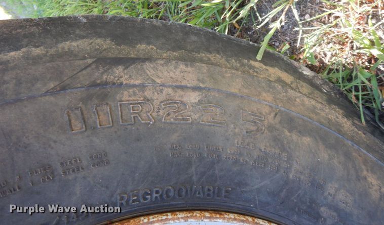 image for item DM4234 1985 Mack R686ST  dump truck