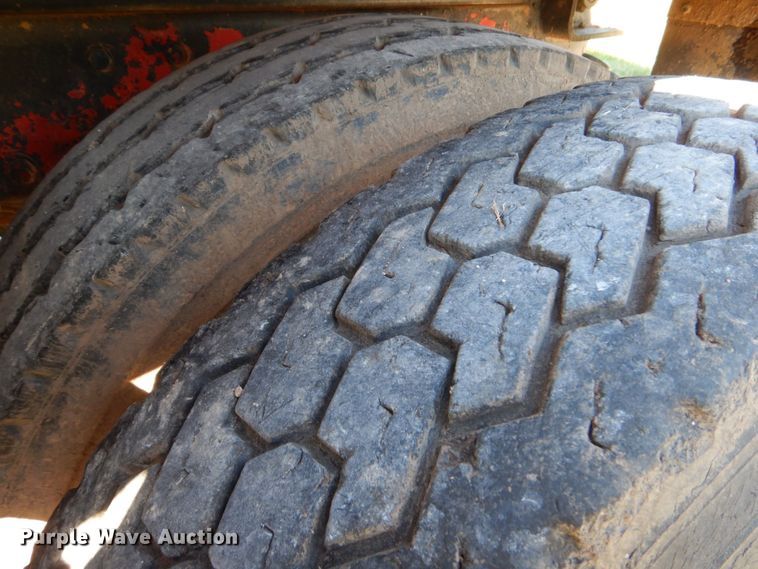 image for item DM4234 1985 Mack R686ST  dump truck