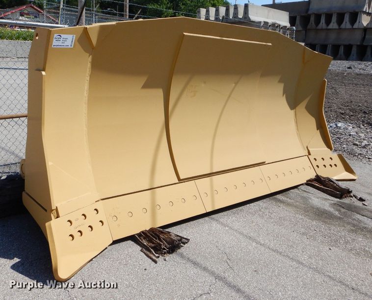 image for item DM4475 Komatsu 355  dozer blade