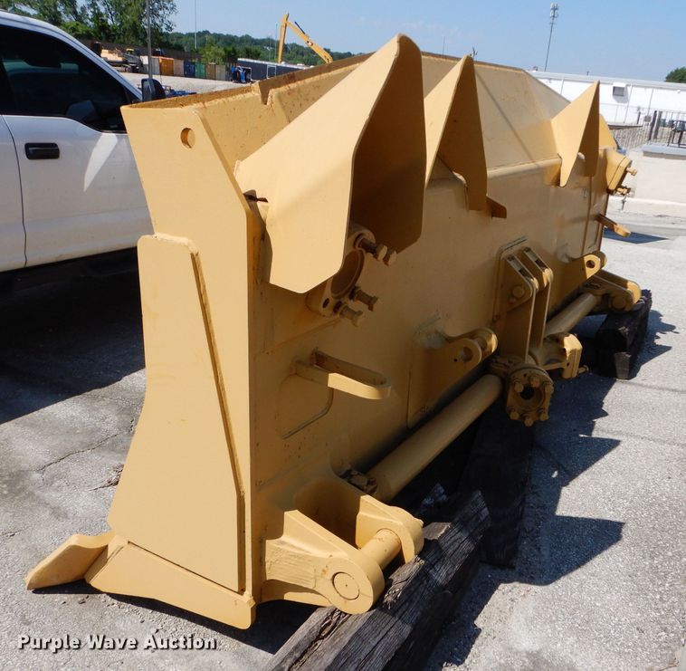 image for item DM4475 Komatsu 355  dozer blade