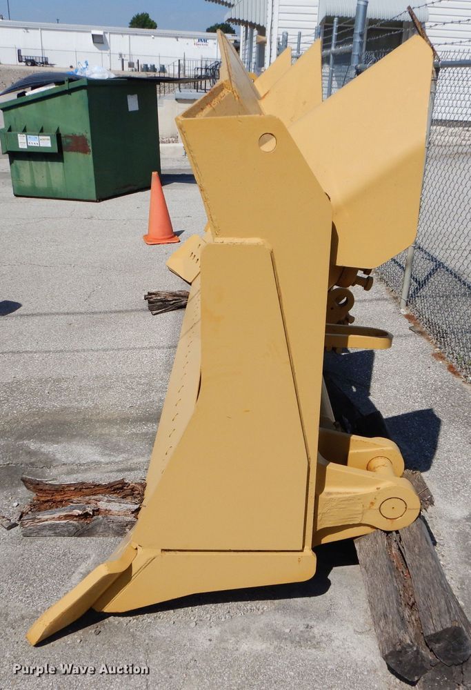 image for item DM4475 Komatsu 355  dozer blade