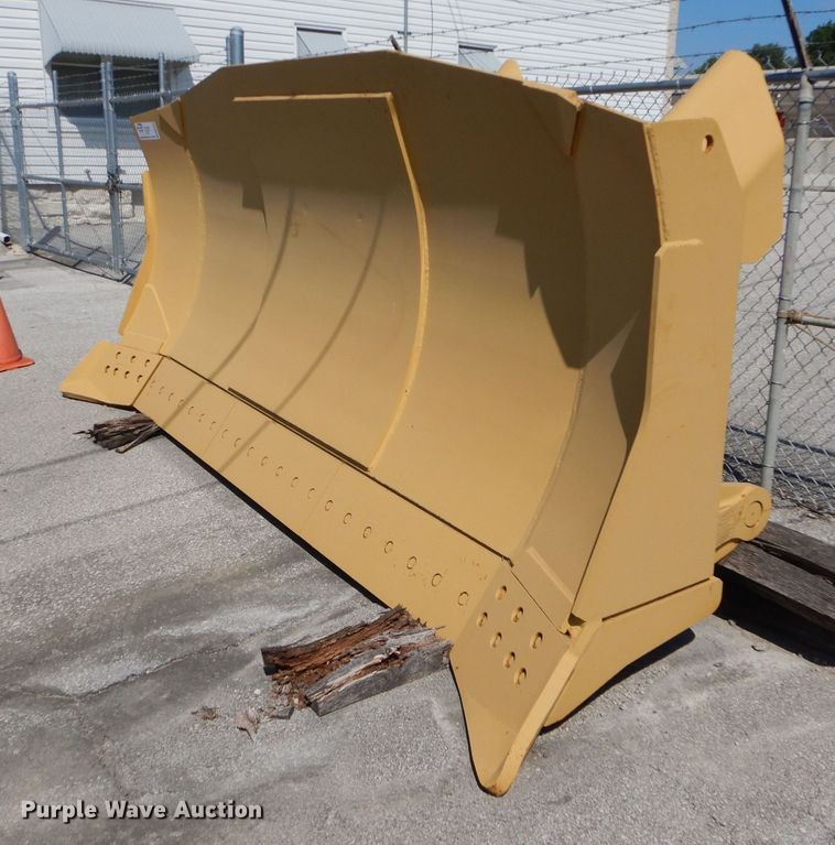 image for item DM4475 Komatsu 355  dozer blade