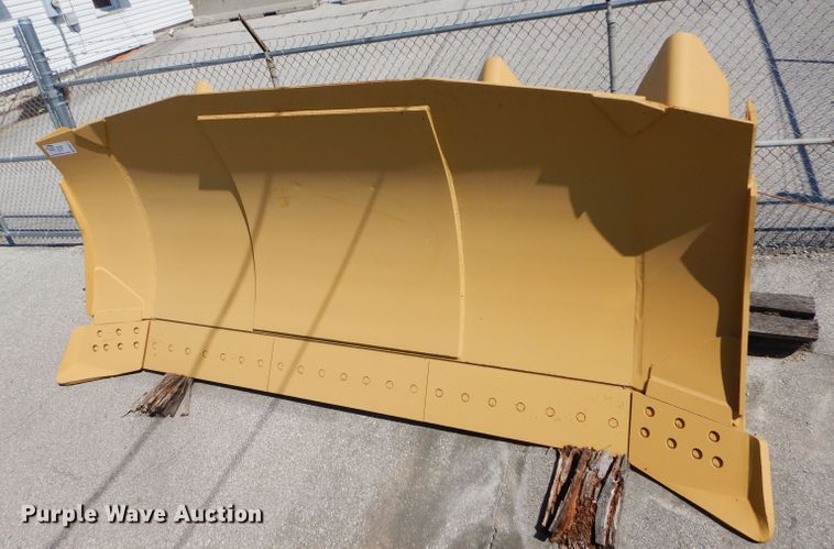 image for item DM4475 Komatsu 355  dozer blade