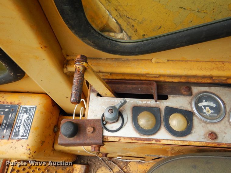 image for item DN0412 1974 Caterpillar 225  excavator