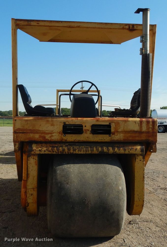 image for item DN1646 1985 Hyster C612B  single drum vibratory roller