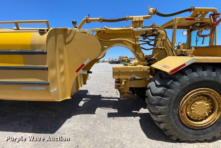 image for item DN5002 1988 Caterpillar 613C  water wagon