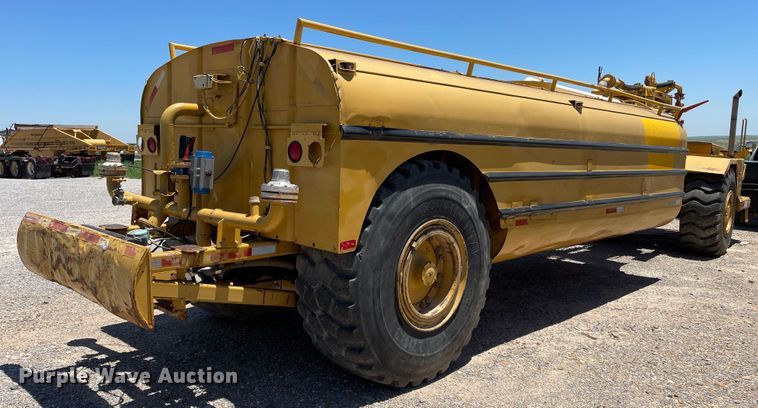 image for item DN5002 1988 Caterpillar 613C  water wagon