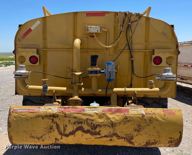 image for item DN5002 1988 Caterpillar 613C  water wagon