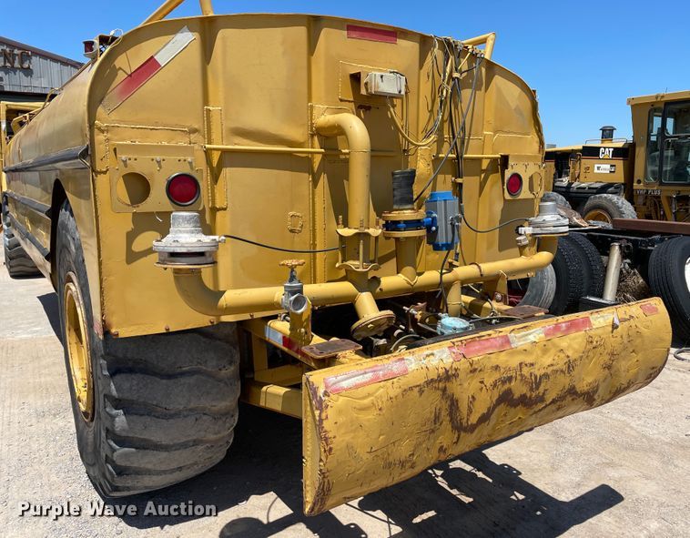 image for item DN5002 1988 Caterpillar 613C  water wagon