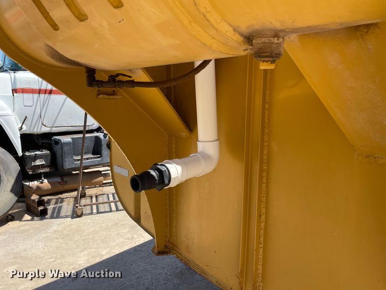 image for item DN5002 1988 Caterpillar 613C  water wagon