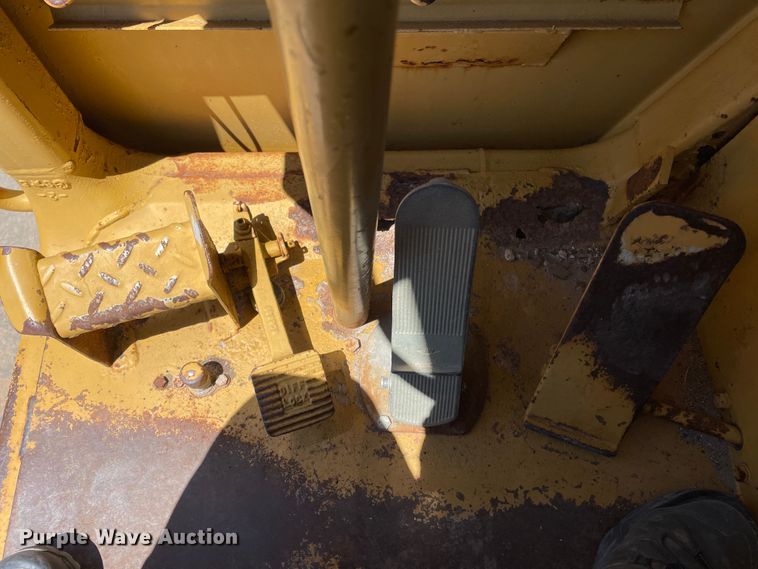 image for item DN5002 1988 Caterpillar 613C  water wagon