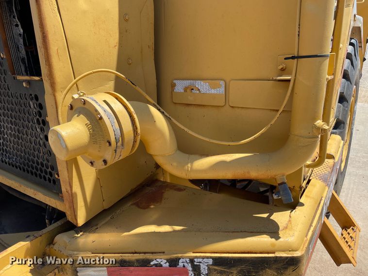 image for item DN5002 1988 Caterpillar 613C  water wagon