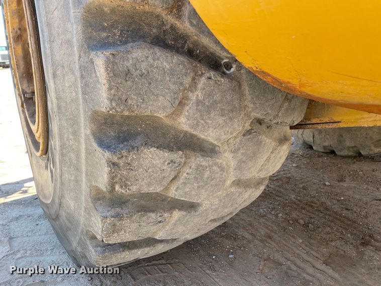 image for item DN5002 1988 Caterpillar 613C  water wagon