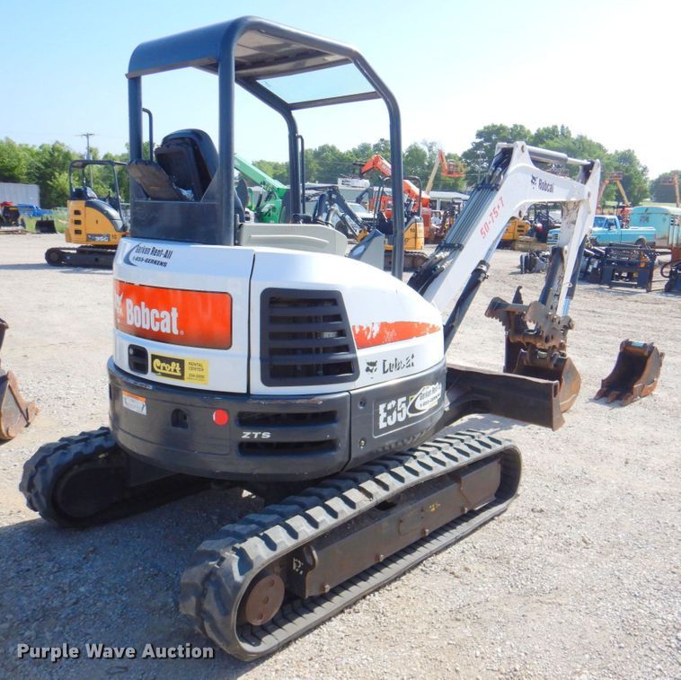 image for item DP4293 2017 Bobcat E35  mini excavator