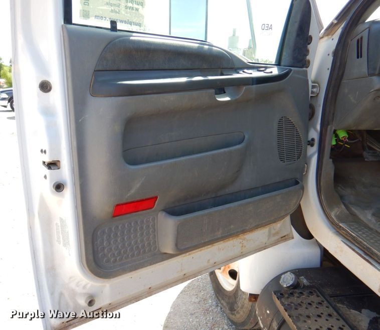 image for item DP4302 2009 Ford F750 Super Duty  vacuum truck