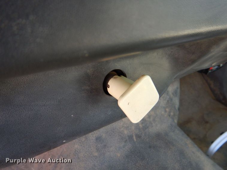 image for item DP4302 2009 Ford F750 Super Duty  vacuum truck