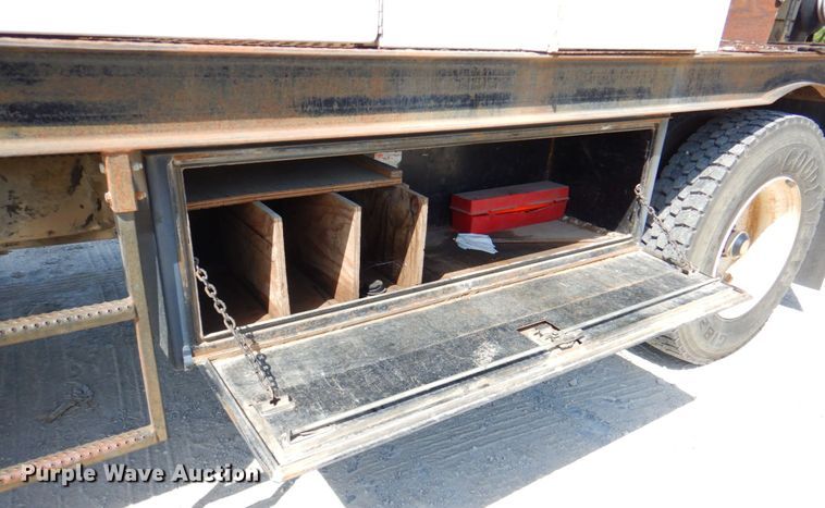 image for item DP4302 2009 Ford F750 Super Duty  vacuum truck