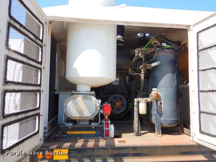 image for item DP4302 2009 Ford F750 Super Duty  vacuum truck