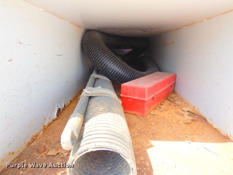 image for item DP4302 2009 Ford F750 Super Duty  vacuum truck