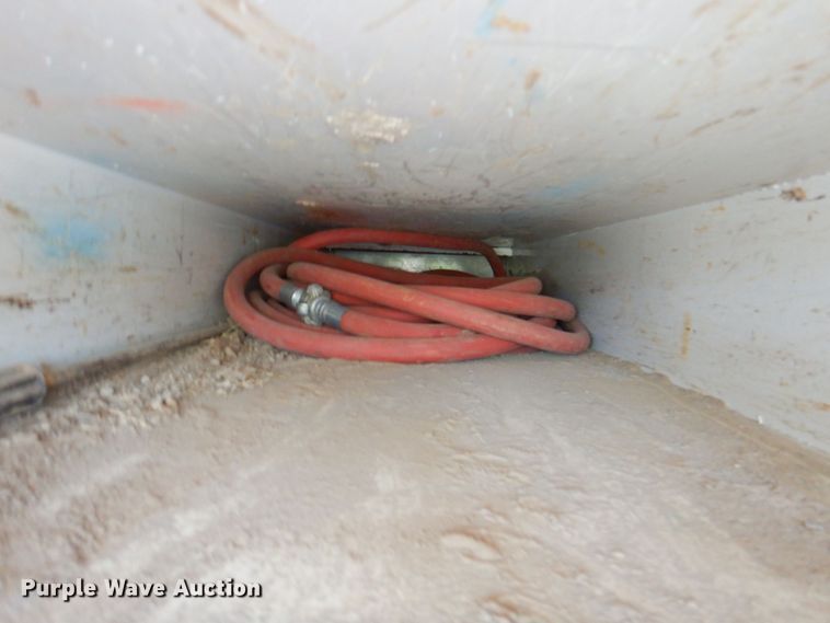 image for item DP4302 2009 Ford F750 Super Duty  vacuum truck