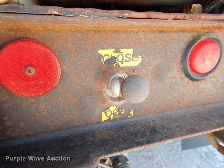 image for item DP4302 2009 Ford F750 Super Duty  vacuum truck