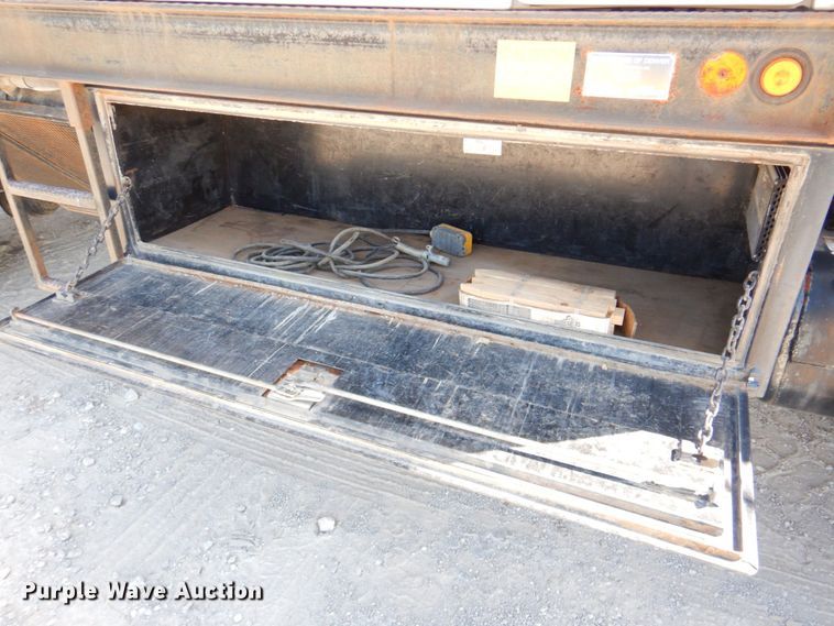 image for item DP4302 2009 Ford F750 Super Duty  vacuum truck