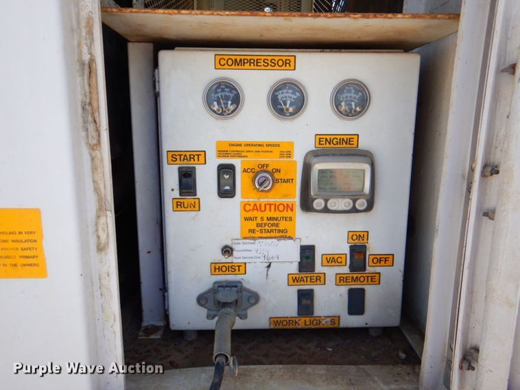 image for item DP4302 2009 Ford F750 Super Duty  vacuum truck