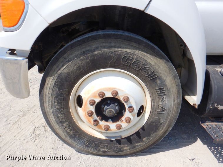 image for item DP4302 2009 Ford F750 Super Duty  vacuum truck