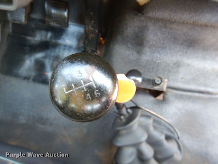 image for item DP4306 1992 Ford F700  flatbed truck