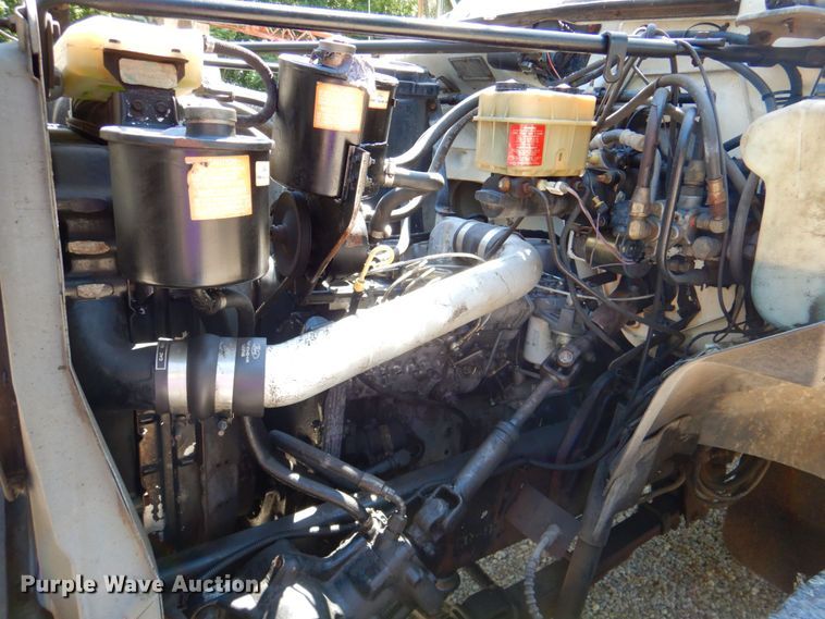 image for item DP4306 1992 Ford F700  flatbed truck