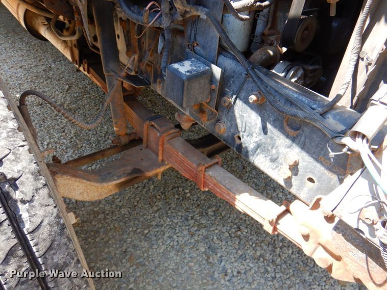 image for item DP4306 1992 Ford F700  flatbed truck